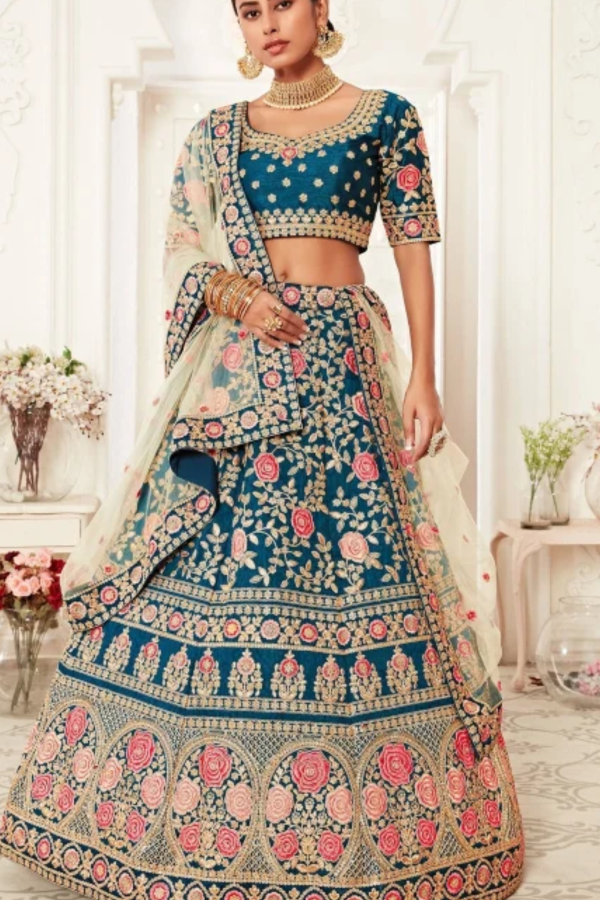 Indian women clothing in Raipur