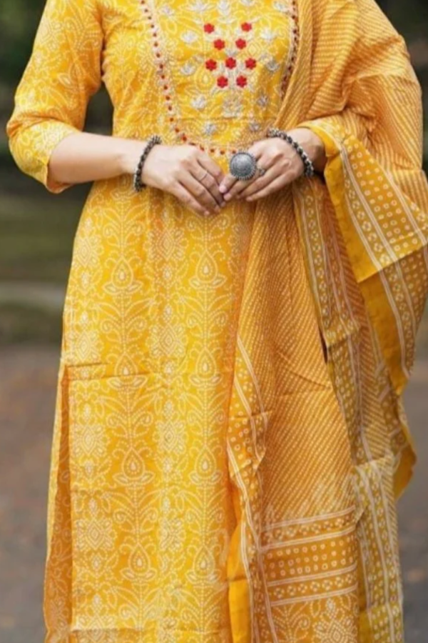 Indian women clothing in Raipur